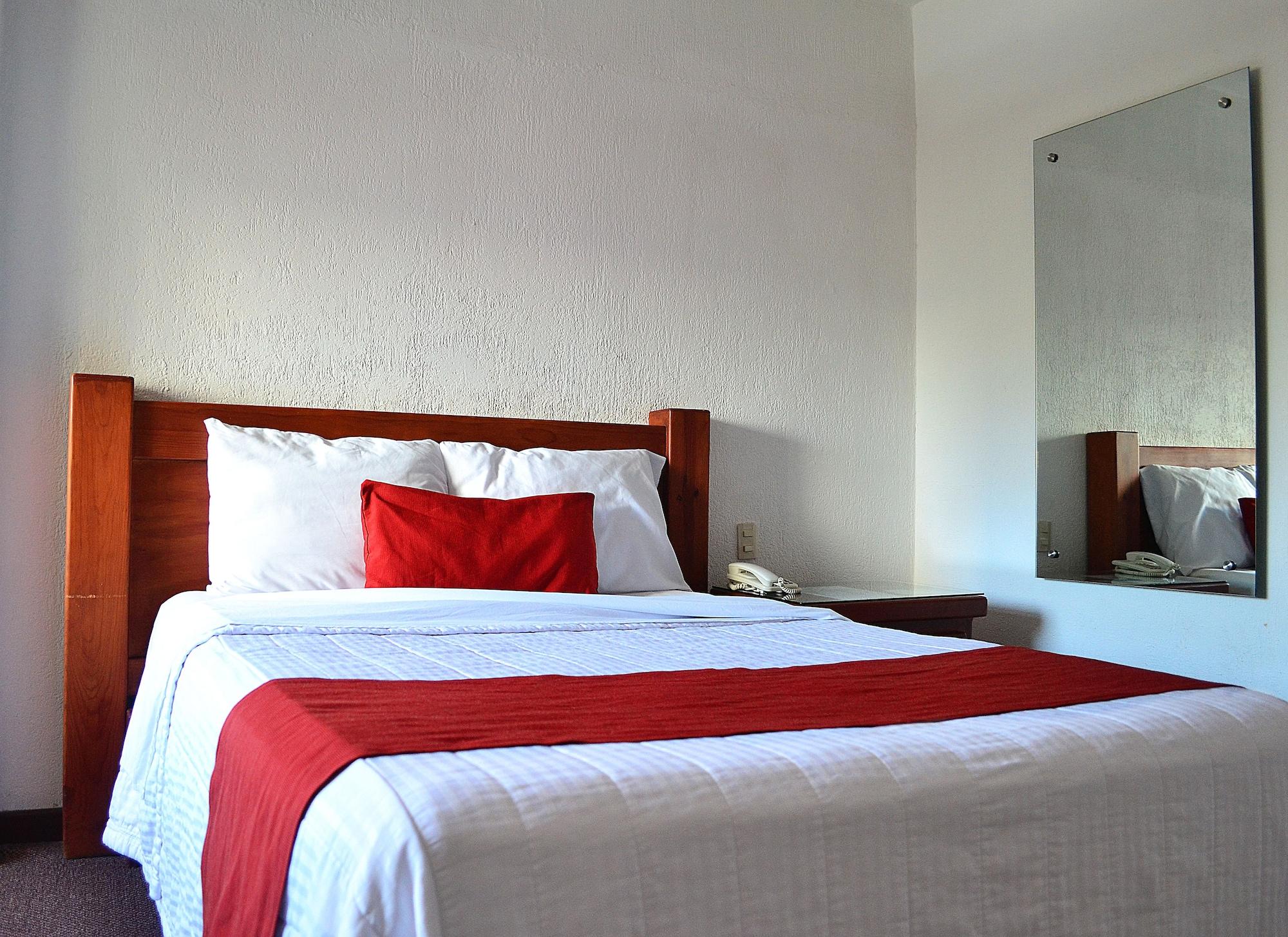 Hotel Campestre Inn Leon Exterior photo